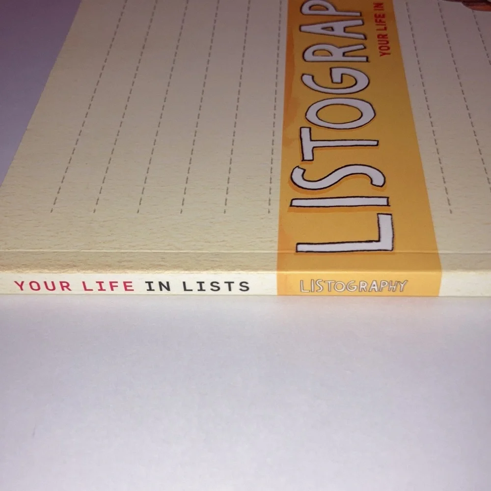 LISTOGRAPHY Your Life in Lists Paperback Journal Book by Lisa Nolan Like NEW